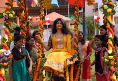 ସହରୀ ଜୀବନରେ ବି ବଞ୍ଚିଛି ପରମ୍ପରା, ରଜରେ ଜମୁଛି ପୋଡ଼ ପିଠାର ଆସର ସହରୀ ଜୀବନରେ ବି ବଞ୍ଚିଛି ପରମ୍ପରା, ରଜରେ ଜମୁଛି ପୋଡ଼ ପିଠାର ଆସର