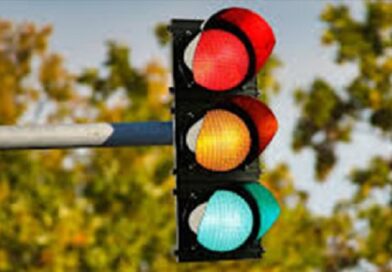 ପ୍ରଥମେ କେଉଁଠି ସ୍ଥାପନ ହୋଇଥିଲା ଟ୍ରାଫିକ୍ ସିଗନାଲ୍, ଜାଣନ୍ତୁ କିଏ କରିଥିଲେ ଉଦ୍ଭାବନ