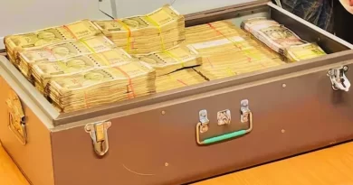 ପଶ୍ଚିମବଙ୍ଗ ଓ ତାମିଲନାଡୁରୁ ହଜାରେ କୋଟି ଟଙ୍କାର ମଦ, ନିଶାଦ୍ରବ୍ୟ, ଚୋରା ସାମଗ୍ରୀ ସହ ବିପୁଳ ପରିମାଣର ନଗଦ ଟଙ୍କା ଜବତ