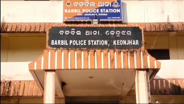୧୩୨ କେଭି ଟାୱାର ଉପରେ ୨ ଘଣ୍ଟାର ହାଇଡ୍ରାମା, ଉଦ୍ଧାର କରିବାକୁ ପୋଲିସ ଓ ଅଗ୍ନିଶମ ବାହିନୀ ନାକେଦମ