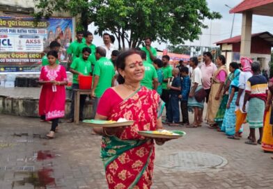 Mcl ଓ akss ପକ୍ଷରୁ ମାଳତୀ ପାଟପୁର ବସଷ୍ଟାଣ୍ଡରେ ଶ୍ରଦ୍ଧାଳୁଙ୍କୁ ଖାଦ୍ୟ ବିତରଣ Mcl ଓ akss ପକ୍ଷରୁ ମାଳତୀ ପାଟପୁର ବସଷ୍ଟାଣ୍ଡରେ ଶ୍ରଦ୍ଧାଳୁଙ୍କୁ ଖାଦ୍ୟ ବିତରଣ