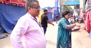 ପୂଜା ବଜାରରେ ବିଭିନ୍ନ ଖାଦ୍ୟ ଷ୍ଟଲରେ ଫୁଡ୍ ସେଫଟି ଟିମ୍ ପକ୍ଷରୁ ରେଡ୍